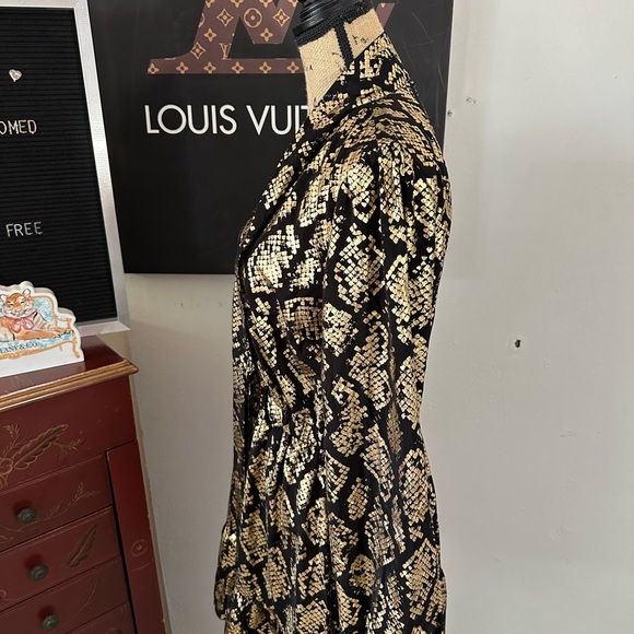 🆕Michael Kors Gold Dress - Picture 8 of 17